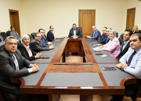لتأهيل الكوادر وفق المعايير الدولية.. وزير الشباب يبحث مع «المجلس الصحي» تطوير منظومة الطب الرياضي