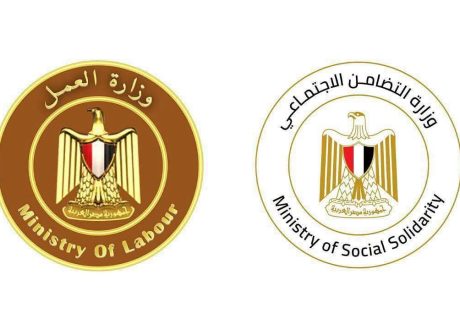 تنفيذًا لتوجيهات الرئيس.. «التضامن» و«العمل» تدعمان أسر ضحايا حادث الإسماعيلية بـ400 ألف جنيه لكل متوفى وإعانات للمصابين