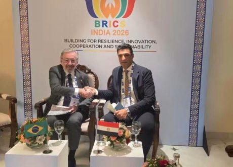 وزير الصناعة يبحث مع البرازيل و الصين تعزيز الشراكات الصناعية وجذب استثمارات جديدة إلى مصر