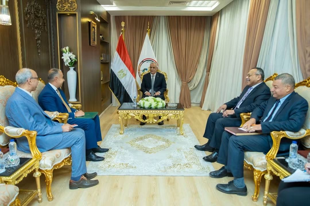 “جمبلاط” يستقبل سفير مصر لدى أوغندا لبحث سبل تعزيز التعاون المشترك