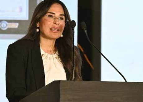 وزيرة الإسكان تتابع مستجدات ملفات العمل والمشروعات بمدينة السويس الجديدة