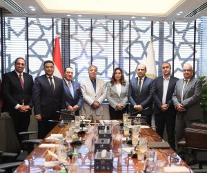 التنمية المحلية والبيئة تبحث مع الصناعات الكيماوية تسريع تراخيص التدوير وتعزيز الاقتصاد الدائري