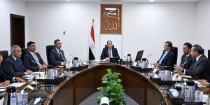 رئيس الوزراء يستعرض خطة تنفيذ مبادرة «القرية المنتجة» لتحويل القرى إلى تجمعات إنتاجية