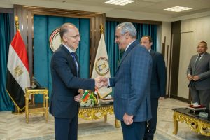 وزير الإنتاج الحربي يبحث مع سفير بلغاريا بالقاهرة تعزيز الشراكات الصناعية ونقل التكنولوجيا