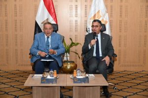 وزير التموين يبحث تطوير منظومة السلع التموينية ويشكل لجنة لحل مشكلات التجار خلال 15 يومًا