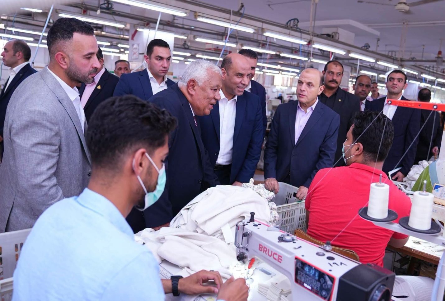 وزير العمل يتفقد مصانع المحلة لدعم الصناعة وتوفير فرص عمل للشباب