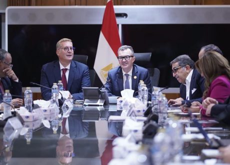 نمو تكرير البترول 22.4%.. وزيرا التخطيط والبترول يبحثان زيادة الإنتاج وتعزيز الاستثمارات