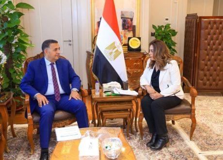 وزيرة التنمية المحلية تتابع مع محافظ القليوبية مشروعات «حياة كريمة».. واستعراض خطط الاستثمار والمخلفات