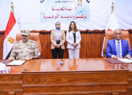 «15 محطة رفع و5 محطات معالجة».. منال عوض تعلن استلام مشروعات الصرف الصحي بـ5 قرى في الفرافرة ضمن «حياة كريمة»