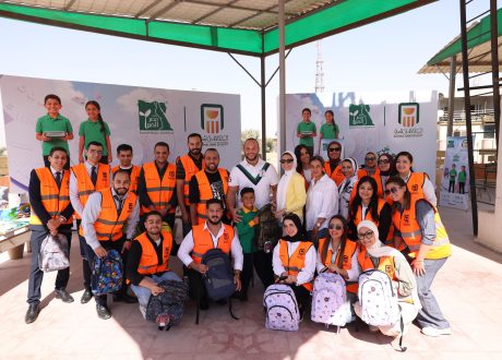 البنك الأهلي ومصر الخير يجهزان الشنط المدرسية لـ20 ألف طالب بالصعيد والمناطق الحدودية