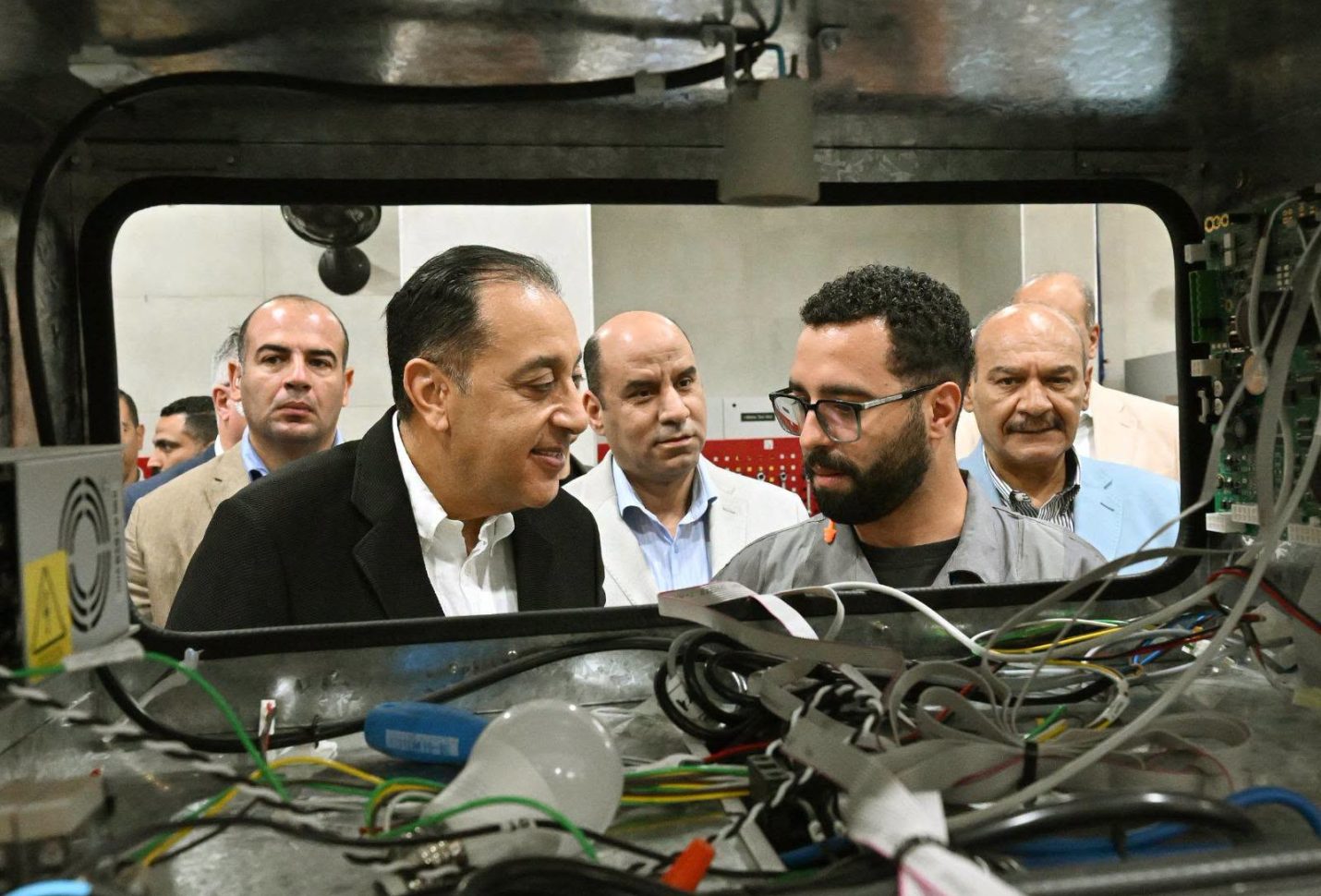 خطة لرفع المكون المحلي إلى 80%.. مدبولي يفتتح مصنعًا للطلمبات الرقمية وعدادات الغاز الذكية بالسويس