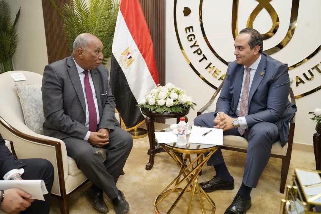 رئيس الرعاية الصحية يبحث مع نواب أسوان تطوير الخدمات.. وتوجيهات بتشغيل مستشفى نصر النوبة خلال شهر