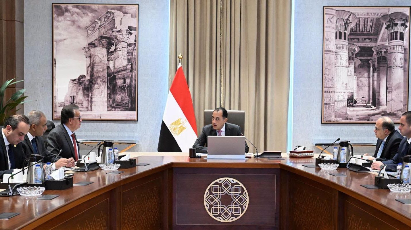 رئيس الوزراء: الصحة والتعليم في مقدمة أولويات الدولة
