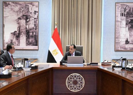 رئيس الوزراء: الصحة والتعليم في مقدمة أولويات الدولة