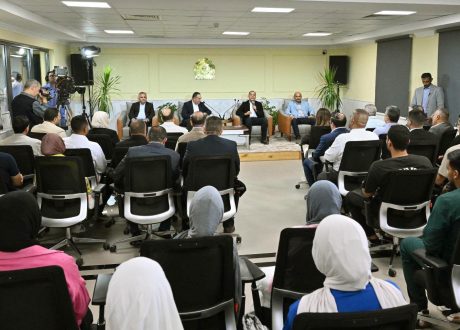 مدبولي لطلاب الجامعات بالسويس: حافظوا على بلدكم.. وتطوير التعليم وتوفير فرص العمل من أولويات الدولة
