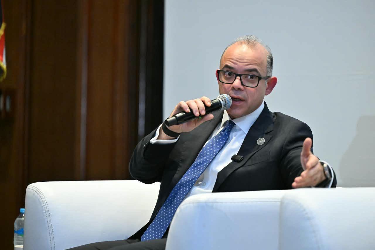 وزير الاستثمار: تطوير الخدمات الرقمية للمستثمرين وتعزيز الترويج للصادرات المصرية عالميًا