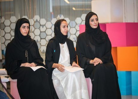 أطفال العالم يرسمون أحلامهم في السلام والمحبة وينطلقون بها من الشارقة