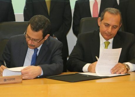 اتفاقية تعاون بين المنطقة الاقتصادية والبنك الأهلي لجذب المستثمرين