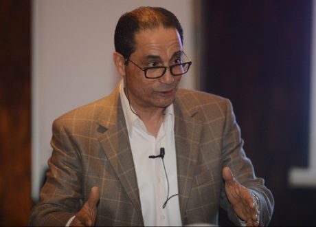 عميد كلية الإعلام السابق: الهدف من المشروعات الصغيرة والمتوسطة بناء شباب منتج