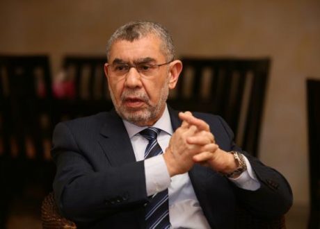 د.أحمد العزبي في تصريح خاص: إطلاق مبادرة “الدواء مجانا لغير القادرين” في أبريل المقبل