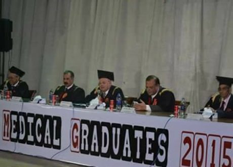 رئيس جامعة الزقازيق: خريج الطب المصري الأفضل في العالم