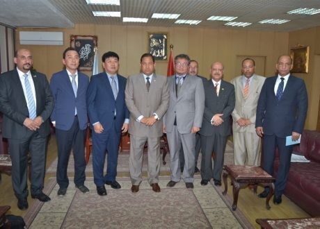 بالصور.. محافظ الغربية يبحث مع وفد من كوريا الجنوبية تدشين مشروعات لخدمة المواطنين