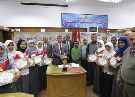 بالصور.. تكريم أوائل الشهادة الإعدادية بالفيوم