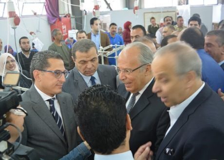 وزيرا القوى العاملة والتنمية المحلية يتفقدان مصانع مبادرة “وظيفتك جنب بيتك”