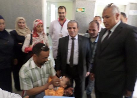 بالصور..اطلاق حملة للتطعيم ضد شلل الأطفال بالوادي الجديد