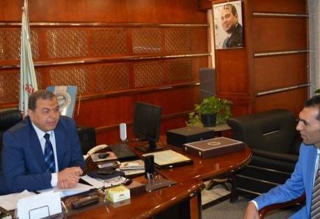 وزير القوى العاملة يبحث مع رئيس “رابطة اتحاد المصريين في قطر” حل مشكلات العمالة المصرية