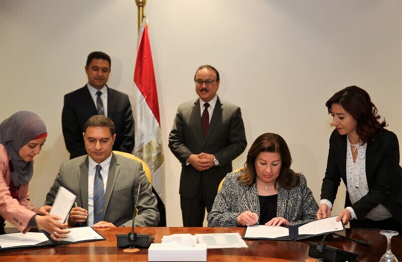 بالصور…مذكرة تفاهم بين “ايتيدا” و”شنايدر إلكتريك” العالمية لإنشاء معمل هندسي بالمنطقة التكنولوجية ببرج العرب