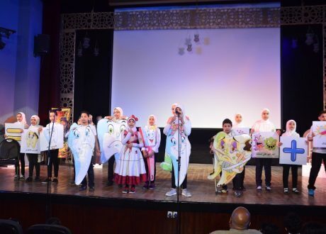 بالصور..أكاديمية البحث العلمي تنظم “مسرح العلوم” لأكثر من 150 طفلا يتيما