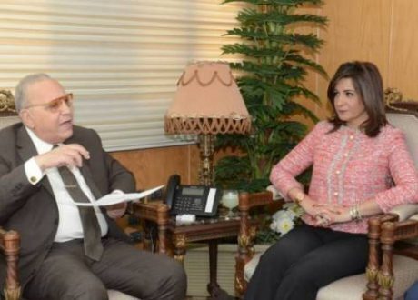 “الهجرة” و”العدل” تبحثان إنشاء صندوق مصري لتقديم الدعم القانوني للمصريين بالخارج