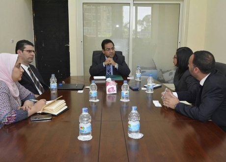نائب وزيرة التخطيط يبحث مع بعثة البنك الدولي الاستفادة من الخبرات الدولية في تطوير الإدارة العامة