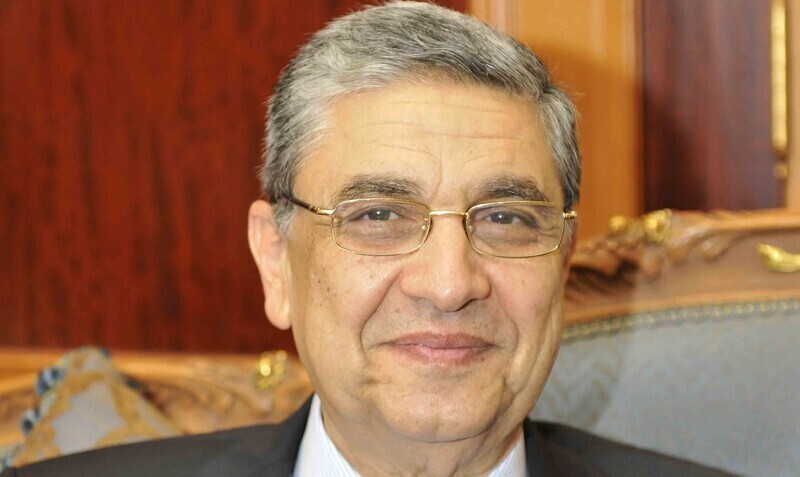 وزير الكهرباء يكشف عن الحلول المتاحة للحد من الانبعاثات الكربونية