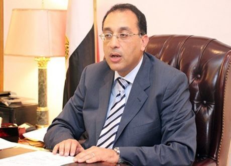 وزير الإسكان: 247 شركة تتقدم لشراء الأراضي الخدمية والاستثمارية بالمدن الجديدة فى 4 أيام