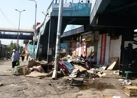«القليوبية» تبحث إنشاء «باكيات» للباعة الجائلين بمحطة شبرا الخيمة