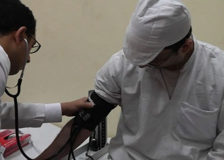 «الخدمات الطبية بالداخلية» يجري الكشف على أكثر من 3 آلاف مريض في 4 محافظات