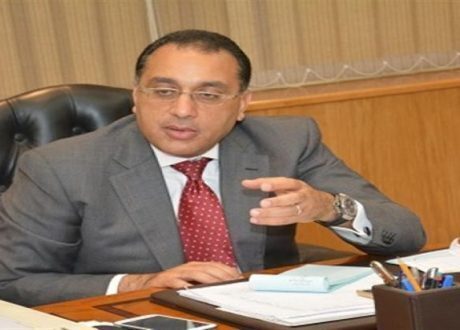 «وزير الإسكان»: بدء تنفيذ المرحلة الثانية لتوسعات محطتى «تحلية مياه» البحر بحلايب
