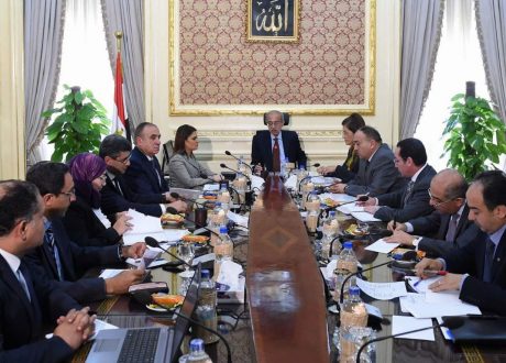«التخطيط» تناقش مع رئيس مجلس الوزراء الموقف التنفيذي لبرنامج التنمية بصعيد مصر