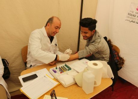 قافلة جامعة مصر الطبية توقع الكشف على 7089 مريض بالفرافرة في الوادي الجديد