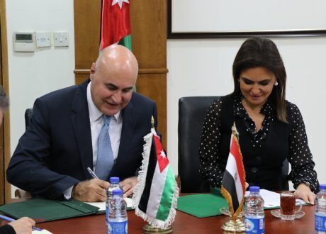 وزارة الاستثمار توقع اتفاقًا لإنشاء مجلس تنسيقي للتعاون مع الأردن