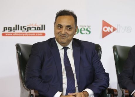 منصور عامر يطالب بتشريع يسمح للبنوك بإدارة قروض الوقف