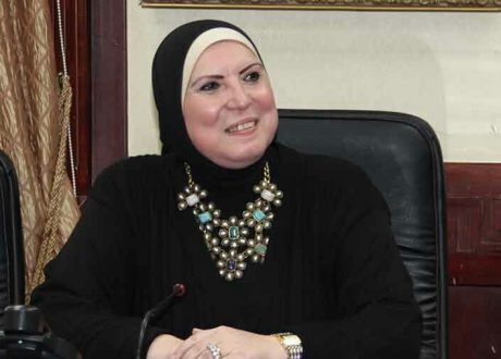 «الصغيرة والمتوسطة» يوقع 5 عقود لتشغيل الشباب بـقيمة 2.350 مليون جنيه بمحافظة أسيوط