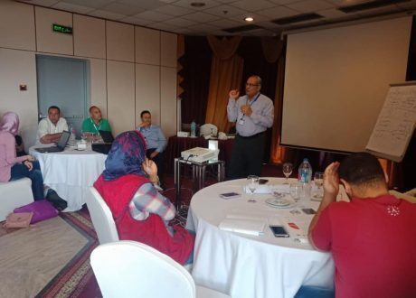 البيئة تعقد دورة تدريبية لبناء قدرات العاملين بالمخلفات الصلبة