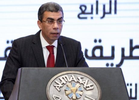 ياسر رزق: نثق في القيادة السياسية لتحقيق الإصلاح الإداري