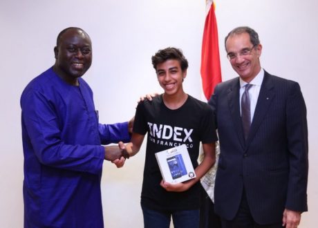 تكريم الطلاب الأوائل خريجي المبادرة الرئاسية “مبرمجي المستقبل”