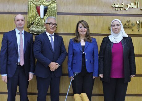 بالفيديو و الصور …والي تشهد توقيع مذكرة تفاهم بين التضامن و«الفطيم» لدعم برامج فرصة وسكن كريم والأسر المنتجة