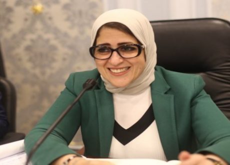 «صحة الأقصر» تتعاقد مع 50 رائدة ريفية بدعم البنك الدولي لتوعية السيدات بالقرى