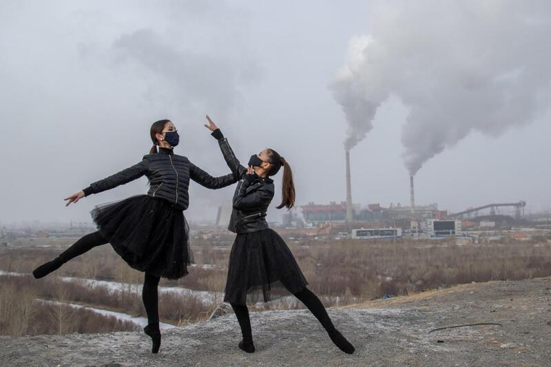 Ballet show fights air pollution in one of world’s most polluted capitals